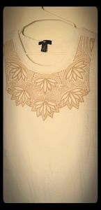 Gap tank with embroidery detail M nwot
